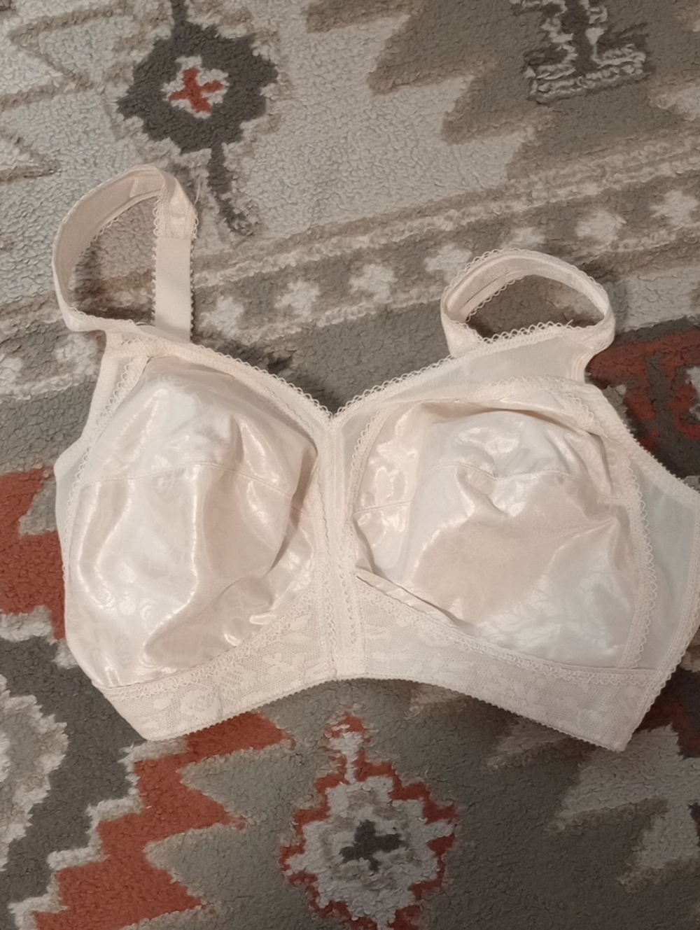 Playtex 18 Hour Cream Full-Coverage Support Bra